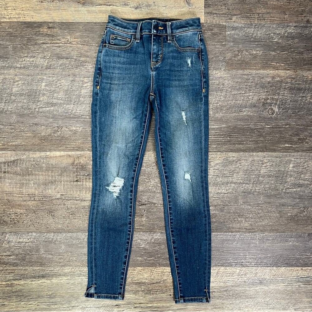 Habitual medium wash distressed Marina jeans size 24 B52
